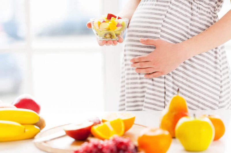 Makanan pantangan ibu hamil